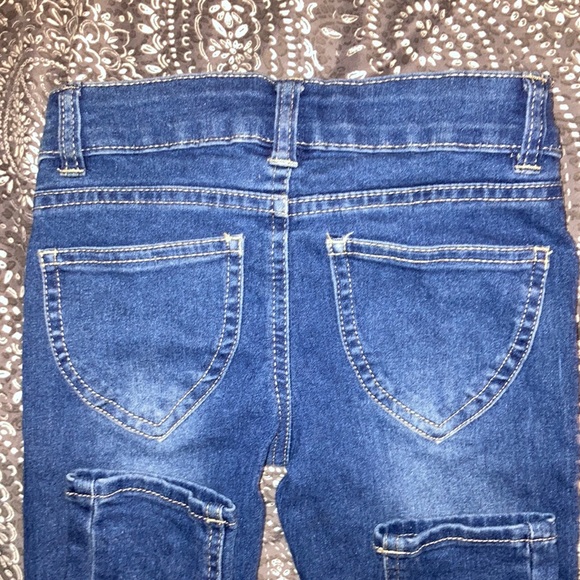 Size 6 Delia’s Girl Skinny Jeans - Picture 2 of 2